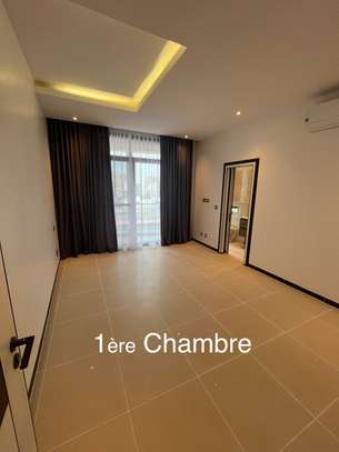 Appartement Haut Standing Neuf Almadies 202 m² image 8