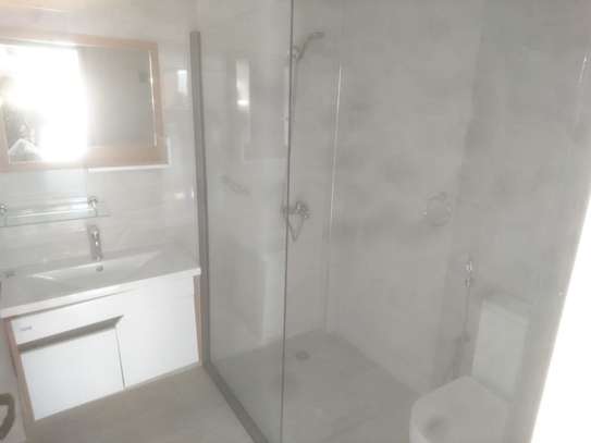 Apparemment type F3 sur Mermoz Batrain image 1