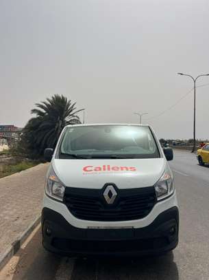 Renault trafic image 2