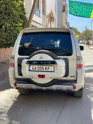 MITSUBISHI PAJERO GLS 2014 image 2