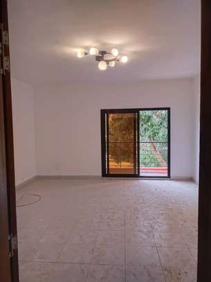 Appartements neufs a louer cité millionnaire grand Yoff image 1