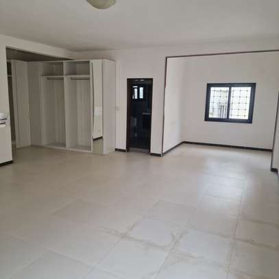 Villa avec jardin très moderne aux mamelles image 1