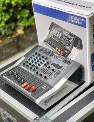 Yamaha - Table Mixage professionnel Amplifié 4 cannaux image 1