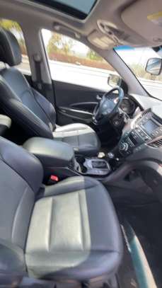 2017 Hyundai santa fe image 9