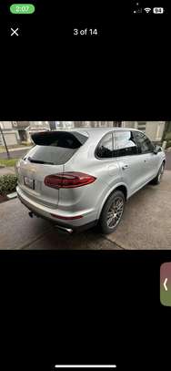 Porsche Cayenne 2017 platinum edition image 3