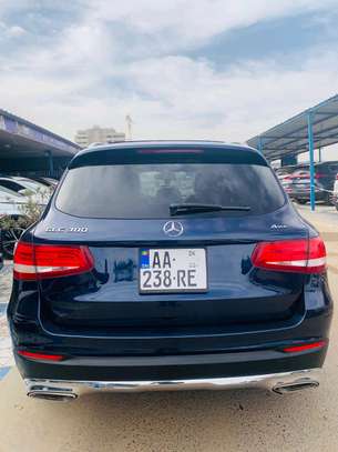 Mervedes glc300 2017 image 3