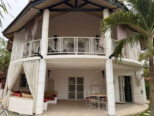 À VENDRE – Villa en résidence bord de mer à Saly image 1