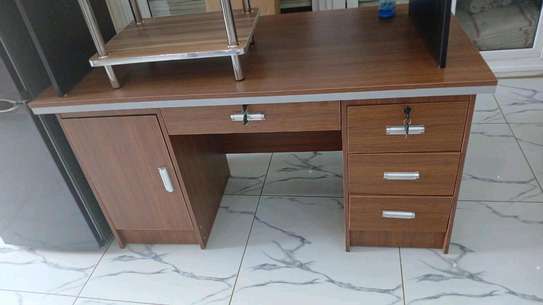 Table Bureau avec 5 tiroir dont 2 à clé image 1