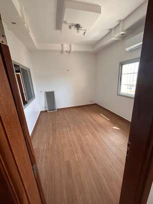 Appartement f4 à louer aux Almadies image 11