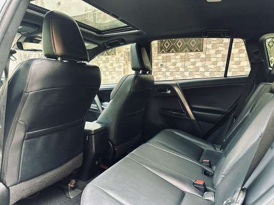 Toyota Rav 4 2018 image 9
