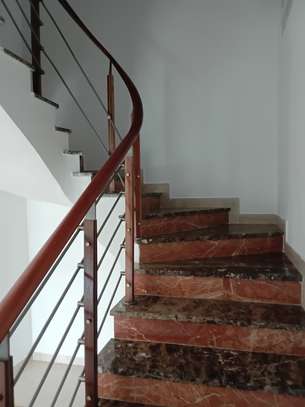 Magnifique duplex a louer a Fann Résidence image 4