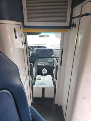 Ambulance médicalisée image 4