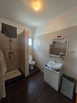 Villa F6 R+1 avec Jardin et Piscine- Cité Africa image 11