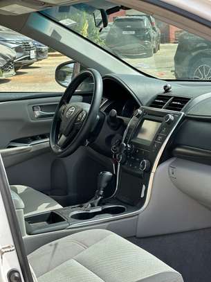 TOYOTA CAMRY LE 2017 image 13