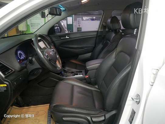 Hyundai Tucson image 8