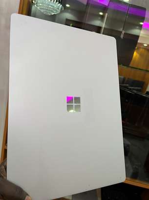 Surface laptop2 i5 7th image 2
