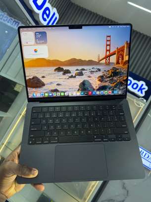 MacBook Pro M3 Pro Ram 18Go SSD 512Go image 3