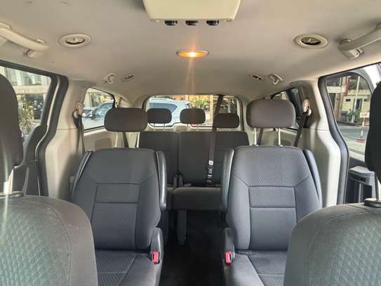 DODGE CARAVAN 7 places image 8