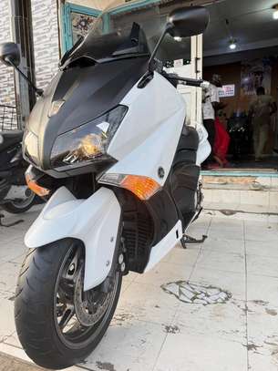 YAMAHA T MAX 530cc années 2012 image 4