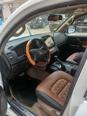 LAND CRUISER image 7