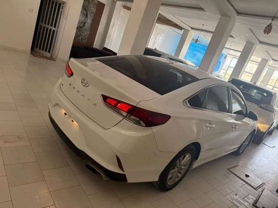 Hyundai sonata image 8