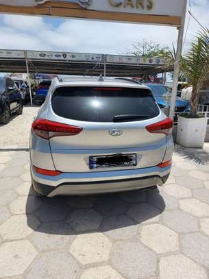 HYUNDAI TUCSON 2017 FULL OPTION image 5