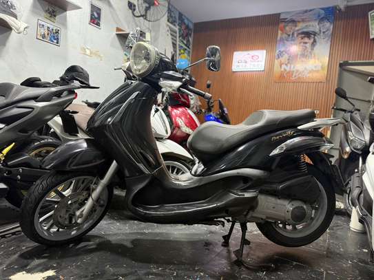 Beverly, Tureur, moteur 250 CC année 2014, venant avec Cmc image 7