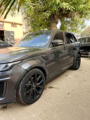 Range Rover image 4