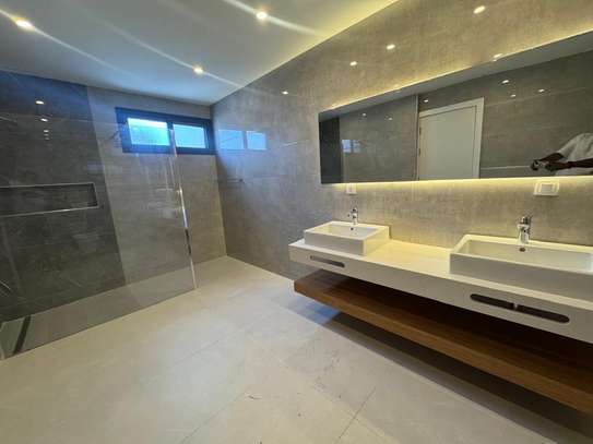 Plateau corniche appartement à louer 4 chambres image 5