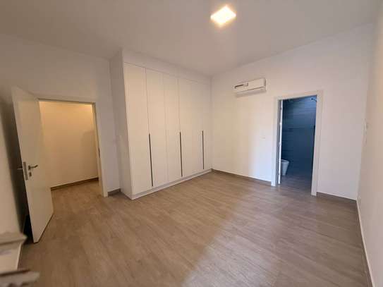 APPARTEMENT  F4 A LOUER AU POINT E image 3