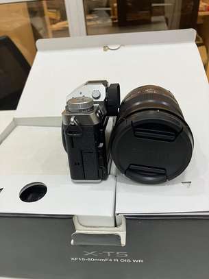 Fujifilm X-T5 16-80mm F4 R OIS WR image 4