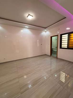 APPARTEMENT image 8