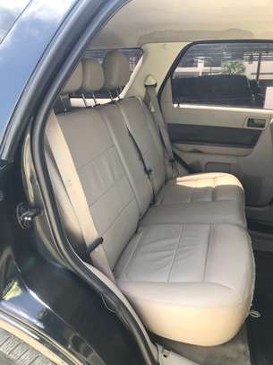 FORD ESCAPE 4x4 image 8