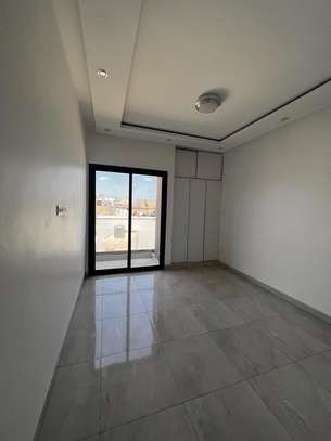 Duplex  de type F6  à louer aux mamelles image 9