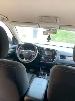 MITSUBISHI OUTLANDER 2016 image 4
