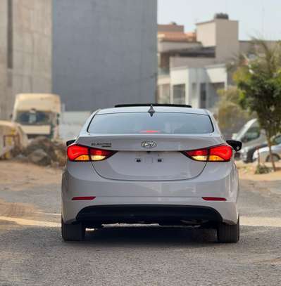 Hyundai Elantra clean image 7
