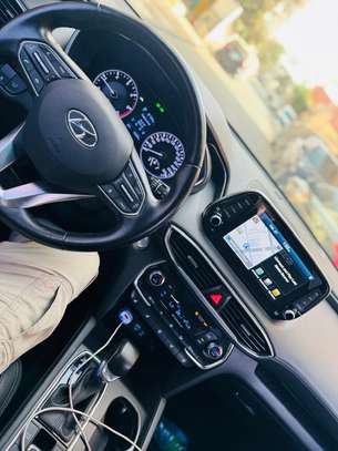 HYUNDAI SANTAFE 2019 image 9