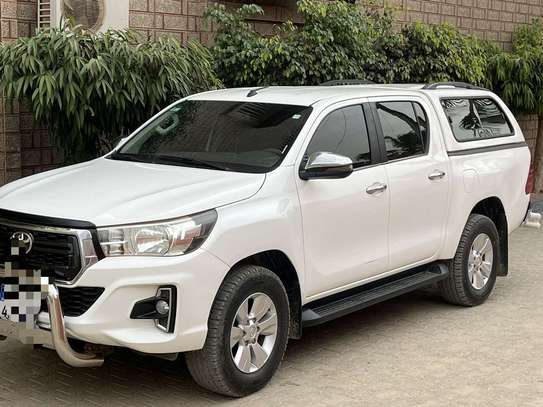 Toyota hilux 2019 image 2