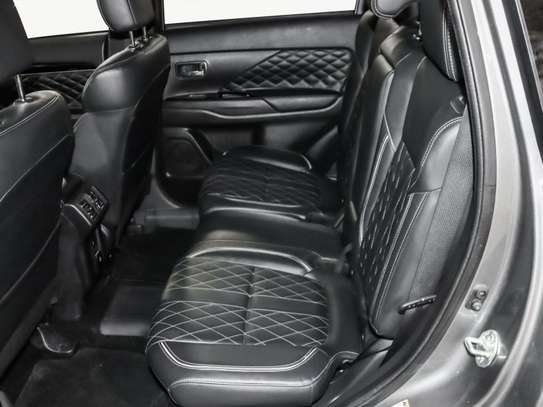 Mitsubishi Outlander PHEV 2020 image 9