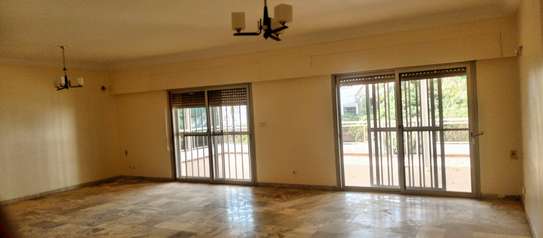 VILLA RÉSIDENTIELLE A LOUER NGOR ALMADIES image 3