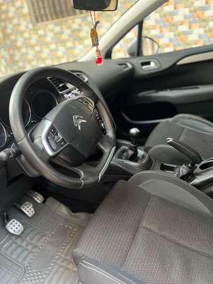 Très belle Citroën C4 image 4