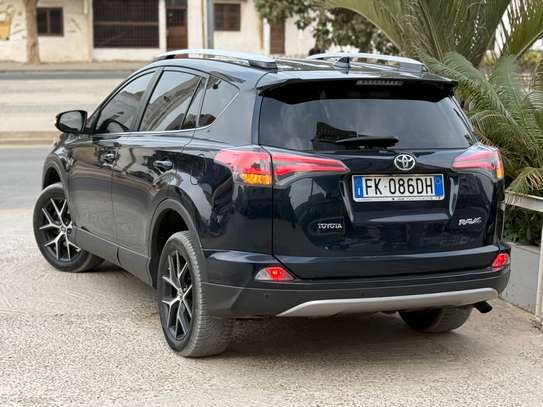 Toyota Rav 4 image 12