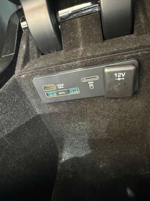 Range Rover Velar 2018 image 10