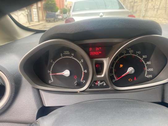 FORD FIESTA image 10