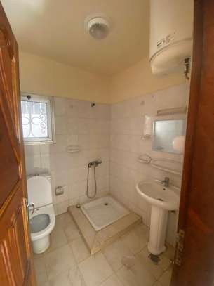 Un Appartement F3 à louer à Ngor Diarama image 6