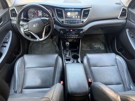 Hyundai Tucson 2.0 image 9