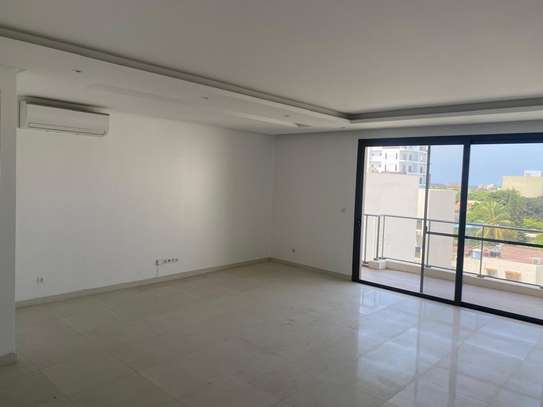 Appartement F4 à louer au Point E image 6