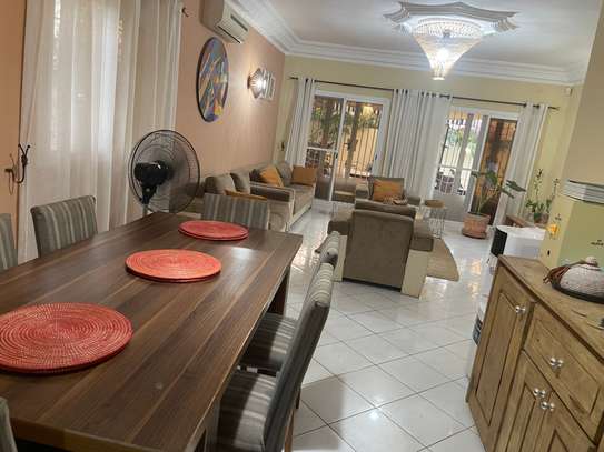À VENDRE – Belle Villa Meublée avec Piscine à Saly Carrefour image 13