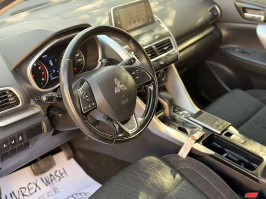 MITSUBISHI ECLIPSE CROSS 2020 image 9