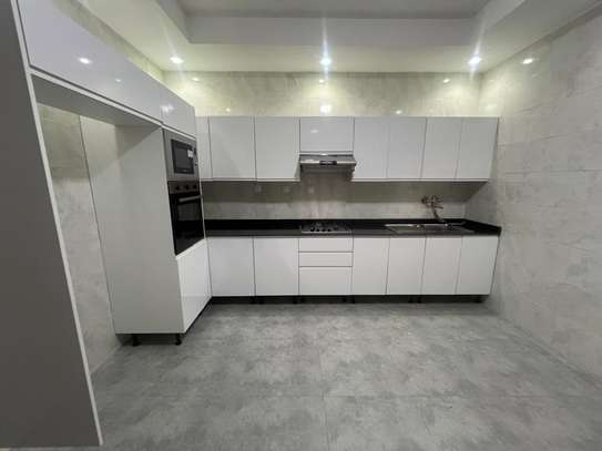 Appartement F4 à louer aux Mamelles cité Mbackiyou Faye image 14